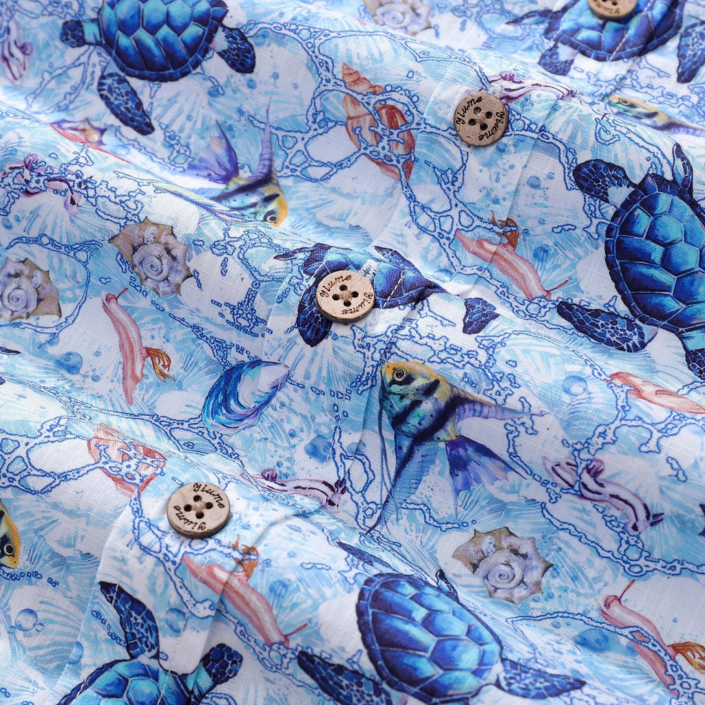Chemise en Tissu Pour Homme Bleu Aloha en Coton avec Boutons à Manches Courtes - L'Odyssée d'une Tortue de Mer par Sun