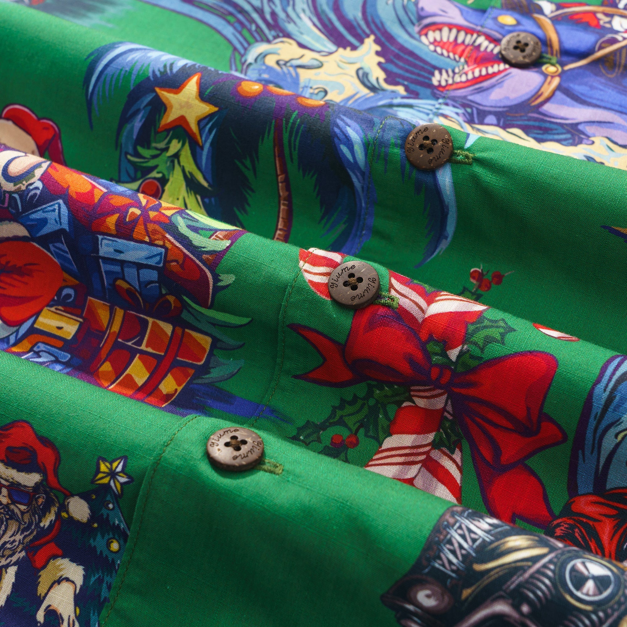Christmas Santa Claus in Hawaii 100% Cotton Men's Aloha Hawaiian Short Sleeve Camp Collar Shirt By Yana
