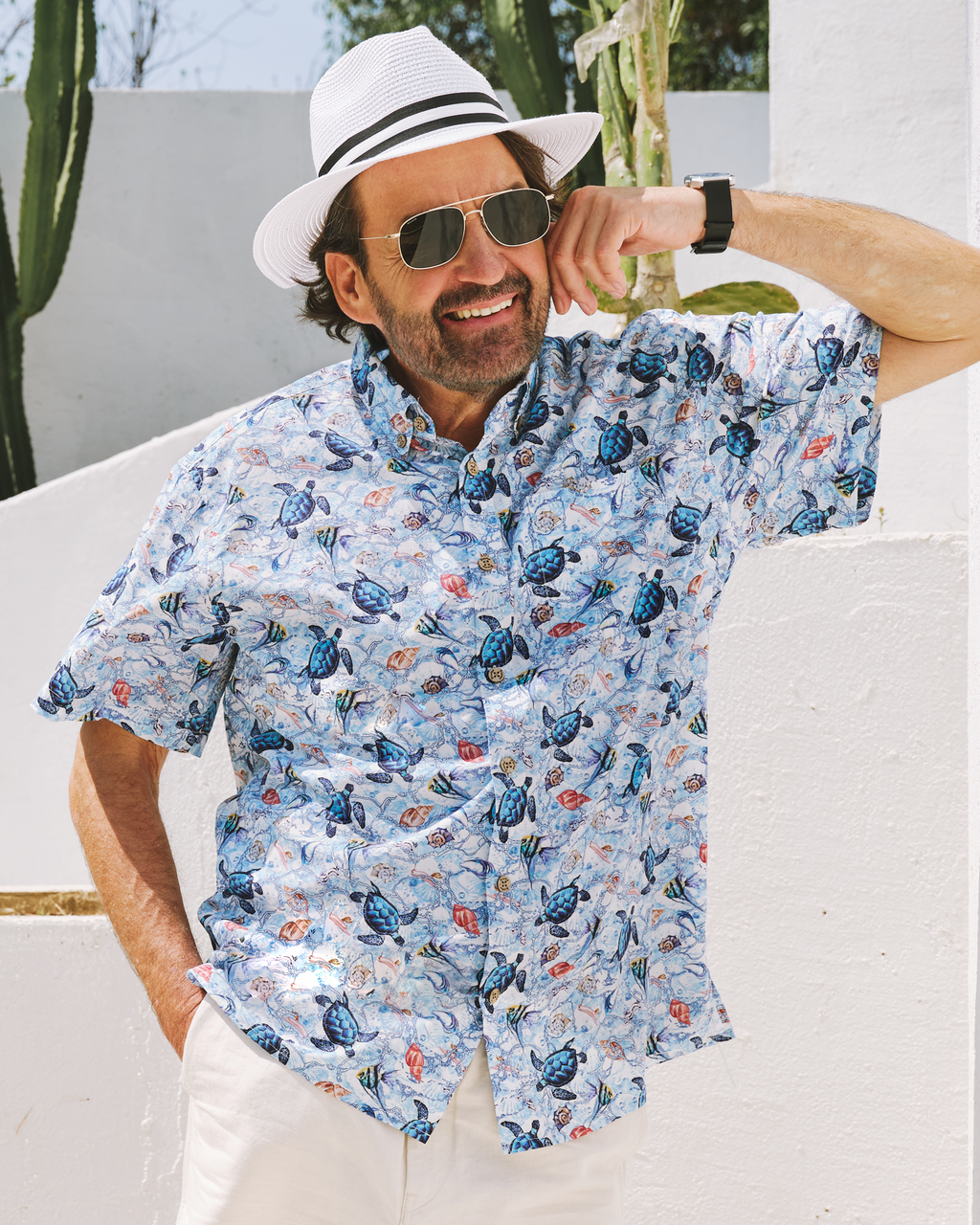 Chemise en Tissu Pour Homme Bleu Aloha en Coton avec Boutons à Manches Courtes - L'Odyssée d'une Tortue de Mer par Sun