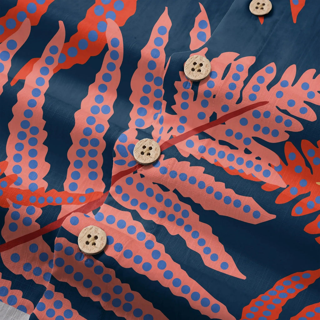 Chemise hawaïenne pour hommes LeosWare® à manches courtes boutons en 100 % coton bleu Aloha fougères rouges ombres nocturnes par Ann