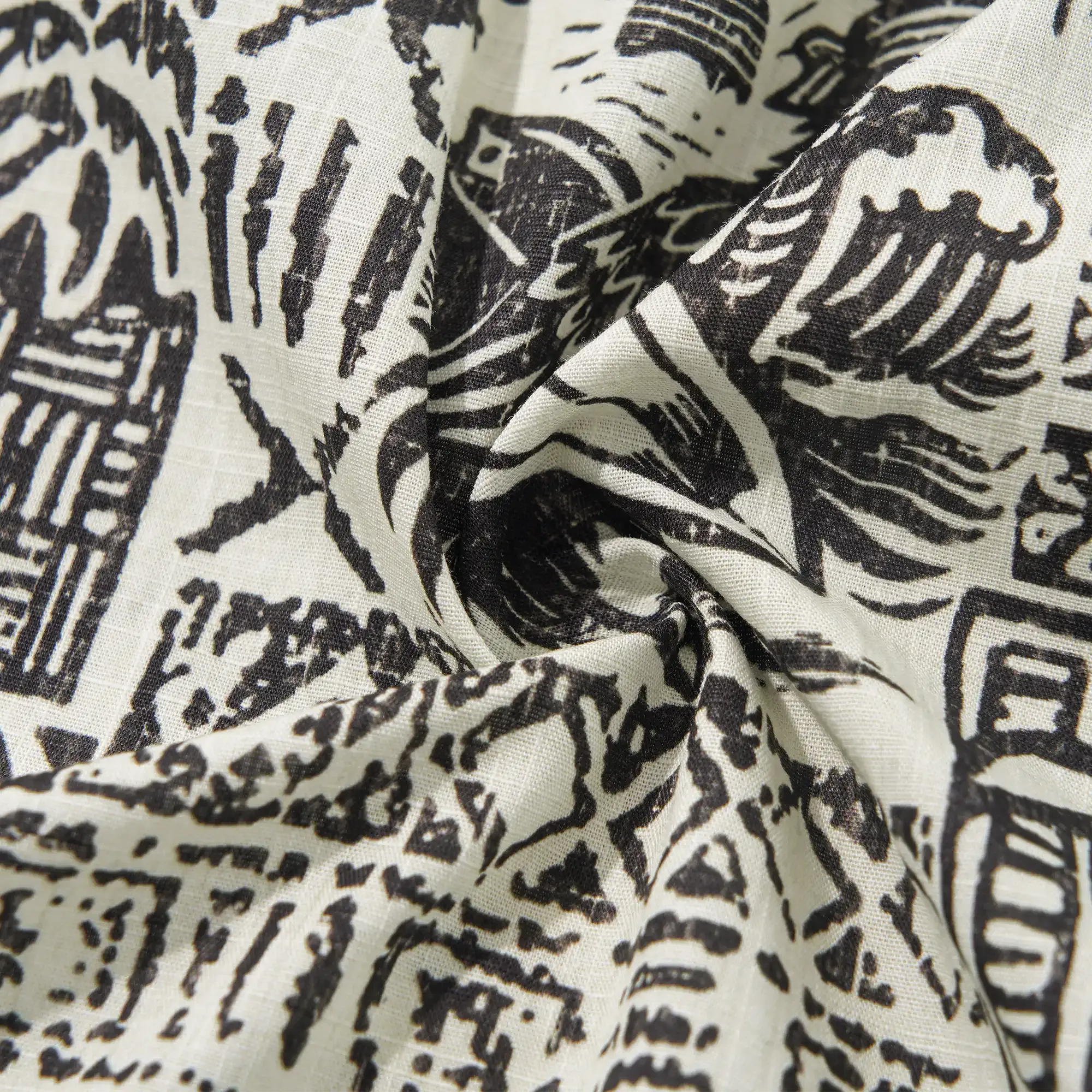 Men's Hawaiian Shirt Short Sleeve Button-down 100% Cotton Black Rooster Aloha The Bone Voyage By Cigar
